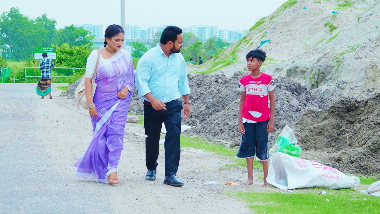 টোকাই বলে বাচ্চা ছেলেকে অপমান করলো কোটিপতি । Bangla New Shortfilm 2024