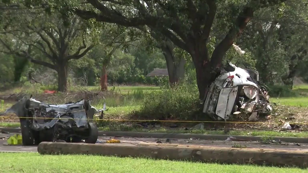Car splits in half during major crash on Fondren Road in southwest Houston