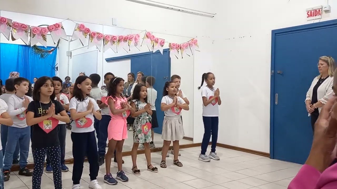 Dança no dia da familia na escola foi muito legal