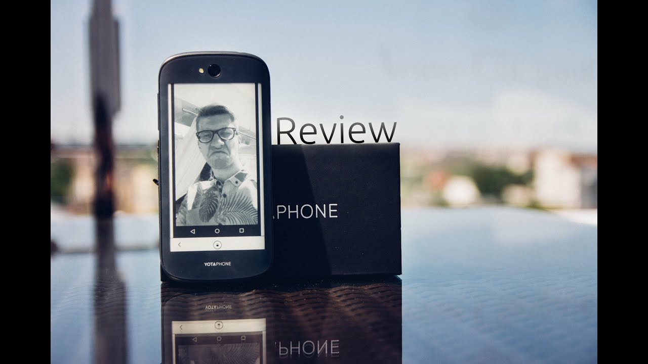 YotaPhone, primul smartphone cu 2 ecrane - Video Review
