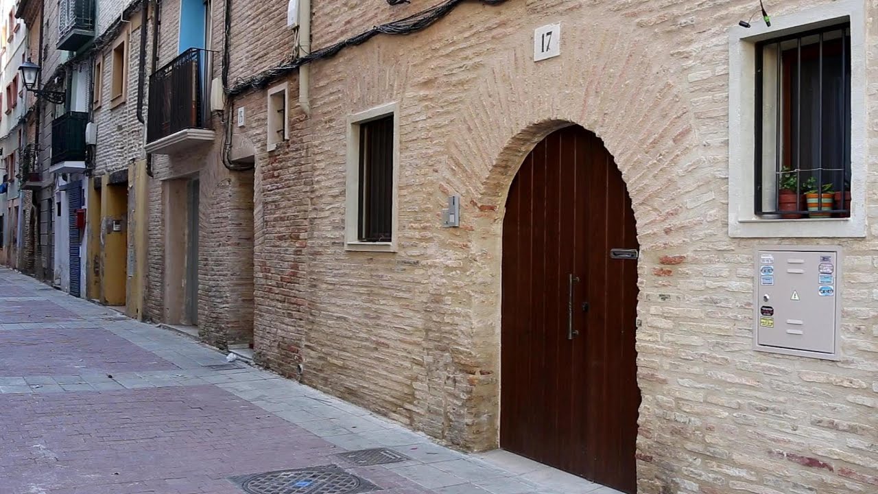 Barrio del Arrabal en Zaragoza España
