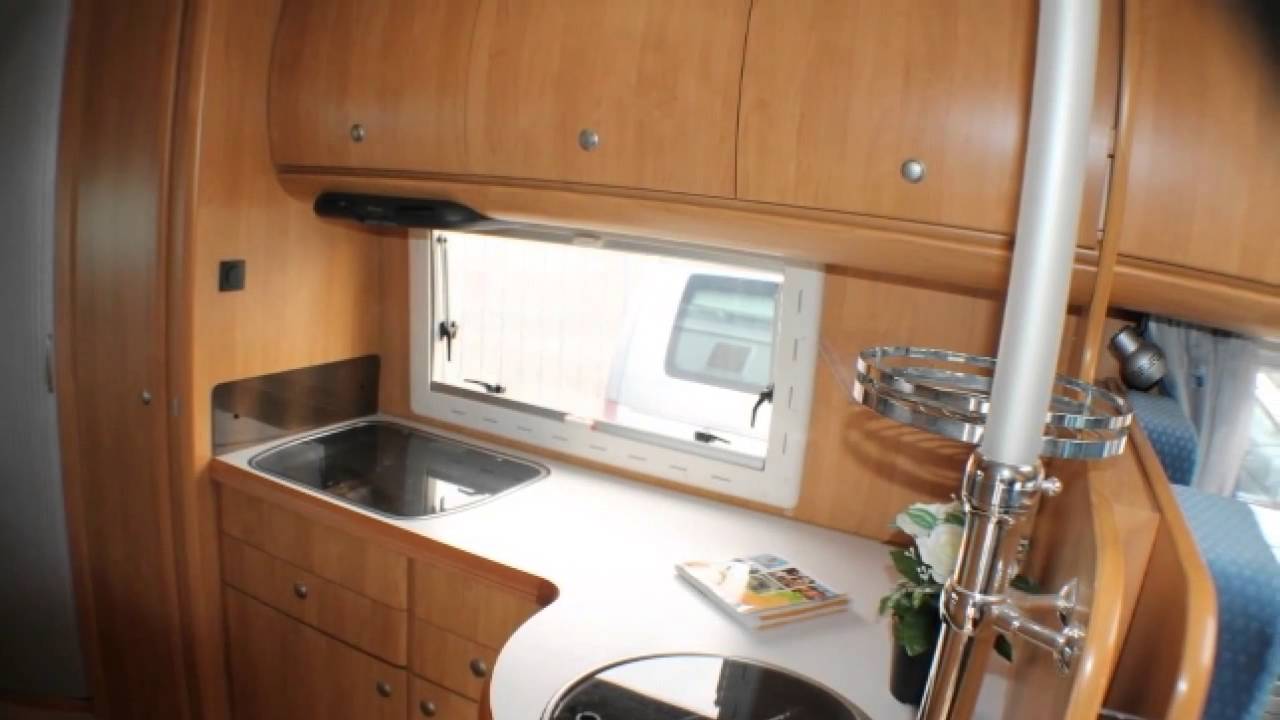Kampeerauto te koop: HOBBY 700 FMC