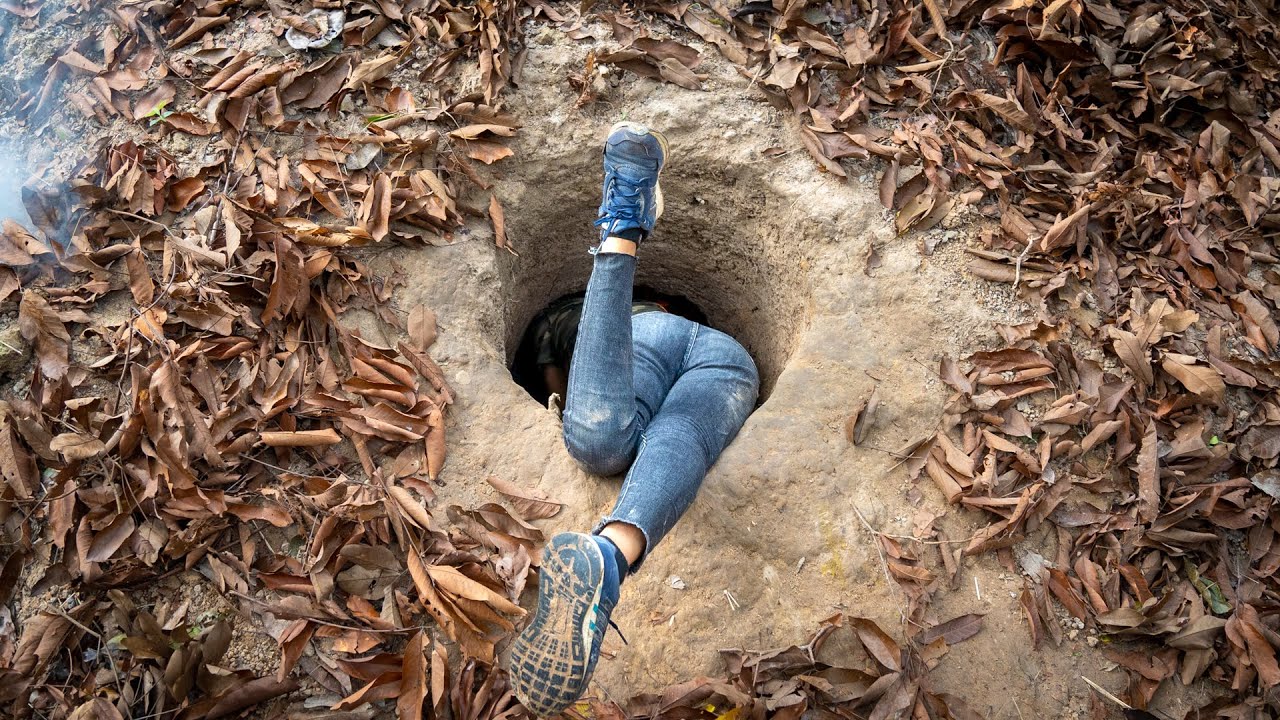 Girl Living Off Grid, Build the Most Secret Underground Home Villa in the Deep Jungle