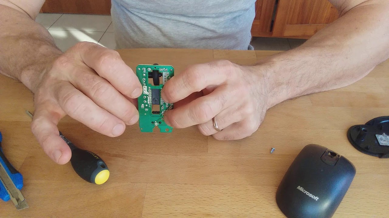 Je répare une souris d'ordinateur moi même ! DIY