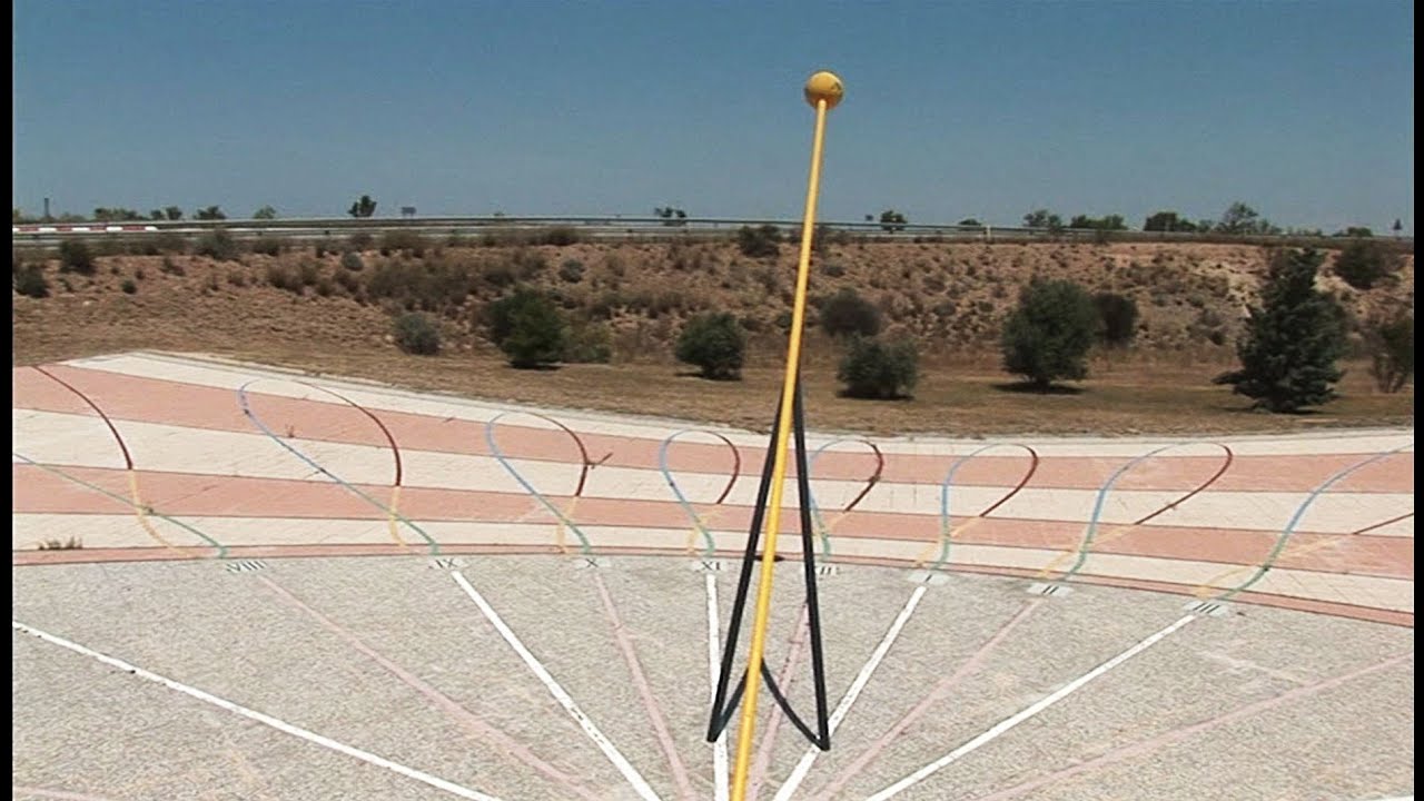 El Reloj Calendario solar de Ontinar del Salz. English subtitles are available.