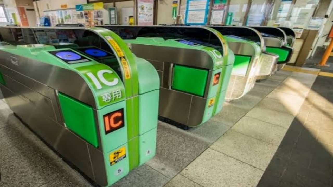 「息子の通学定期券を借りてパート通勤に使った」というSNSを発見。駅員さんにバレたら“数十万円”請求されるって本当？
