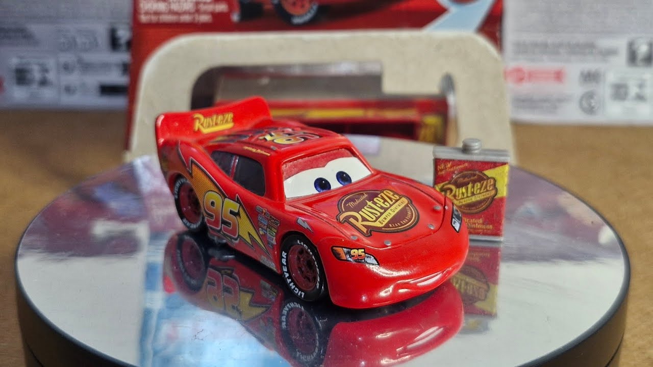 Rust-Eze Relâmpago McQueen CHASE (2010) + Lata | Cars Review #3