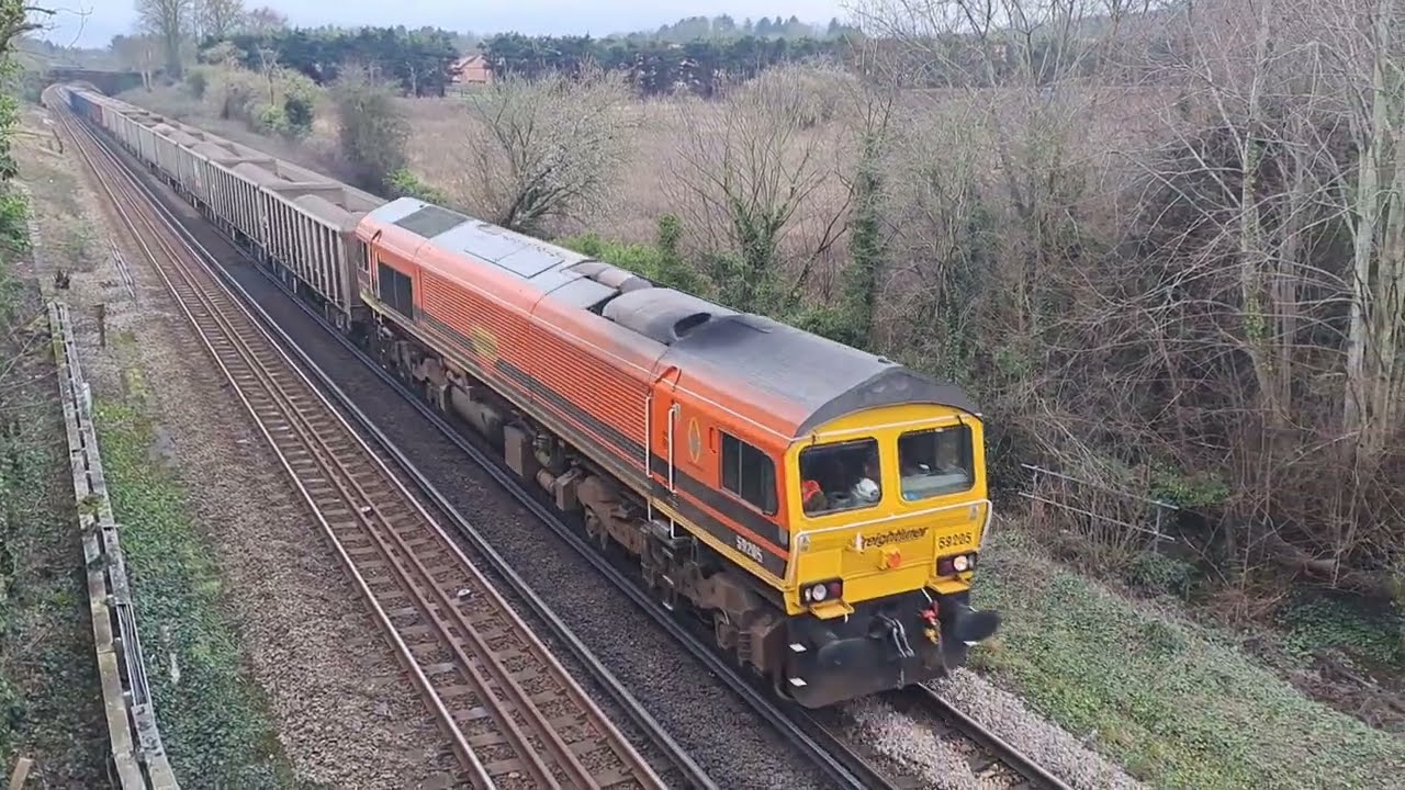Trains At Mill Lane Bridge, Bedhampton. 19-02-2026. 