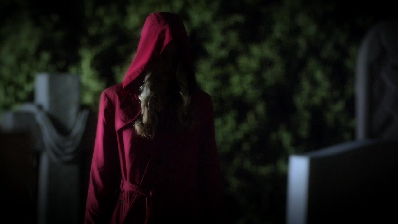 Pretty Little Liars: Red Coat - Who is who?