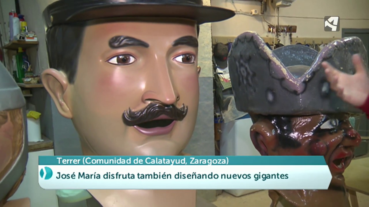José María diseña y crea gigantes y cabezudos en Terrer