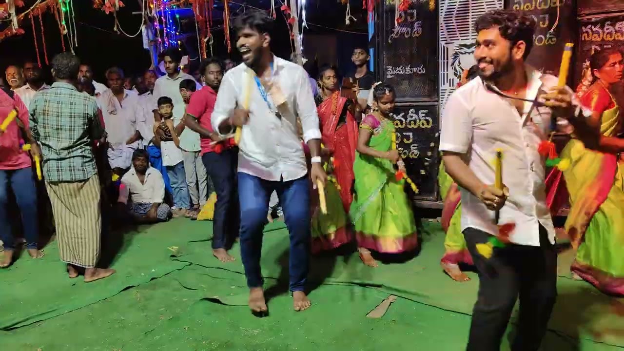 వాసు మైదుకూరు కోలాటం 😎 79937 50363 😎 కోట్లూరు గజ్జల పూజ లో నెల్లూరు నెరజానా అంటూ చుడండి ఫ్రెండ్స్ 