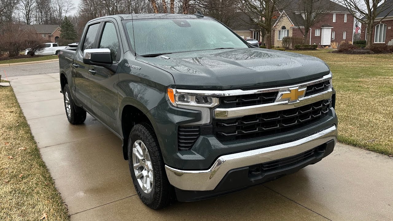 Would You Buy a 4 Cylinder Truck?! My 2025 Chevrolet Silverado 1500 (2.7L Turbo 4 Cylinder)