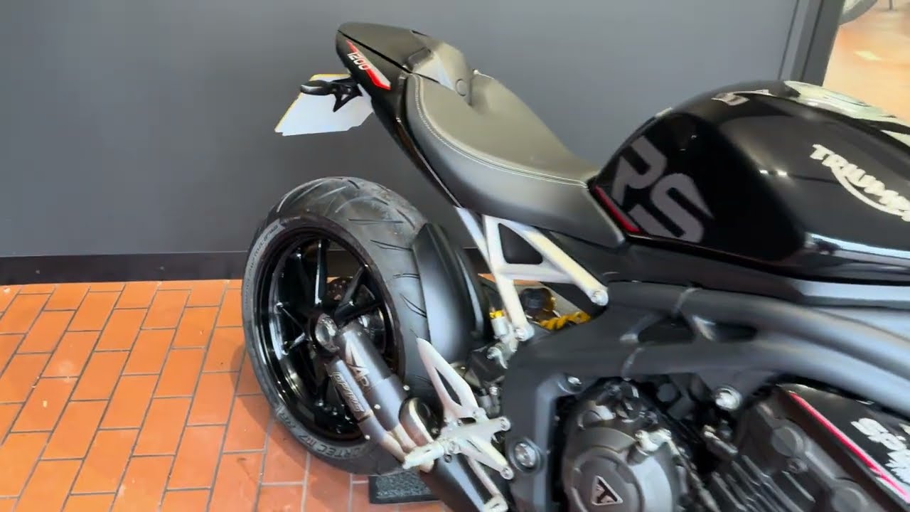 Triumph Speed Triple RS WF22AZN- From Ocean Triumph
