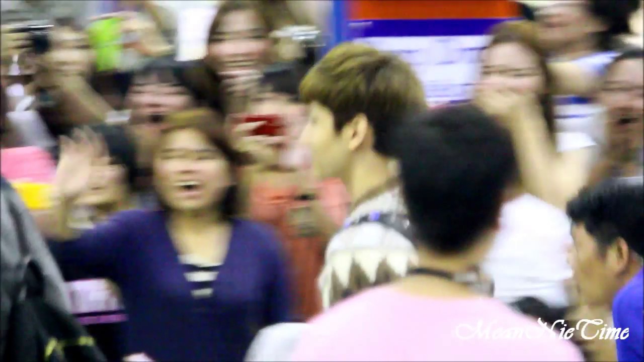 [Fancam] 121125 Yunho & Changmin @ Suvarnabhumi Airport