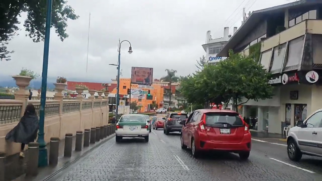 ATRAVESANDO EL CENTRO. DE XALAPA VER 23 DE JUNIO 2022