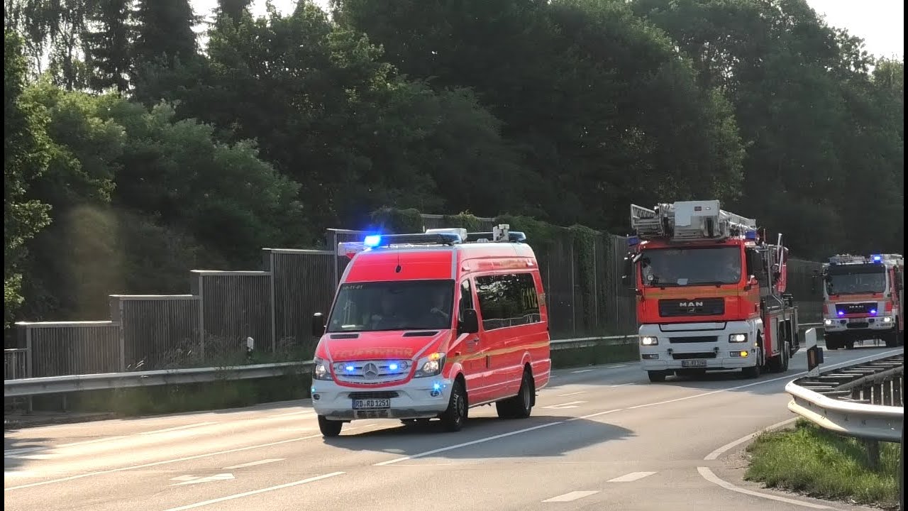 Gro&szlig;feuer zerst&ouml;rt Reetdachhaus in Br&uuml;gge Einsatzfahrten Feuerwehr Rendsburg & TEL Kreis Rendsburg