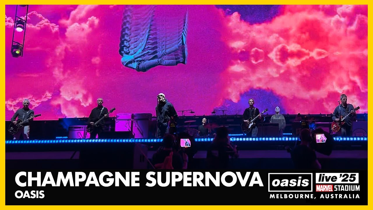 Oasis - Champagne Supernova - Live in Melbourne