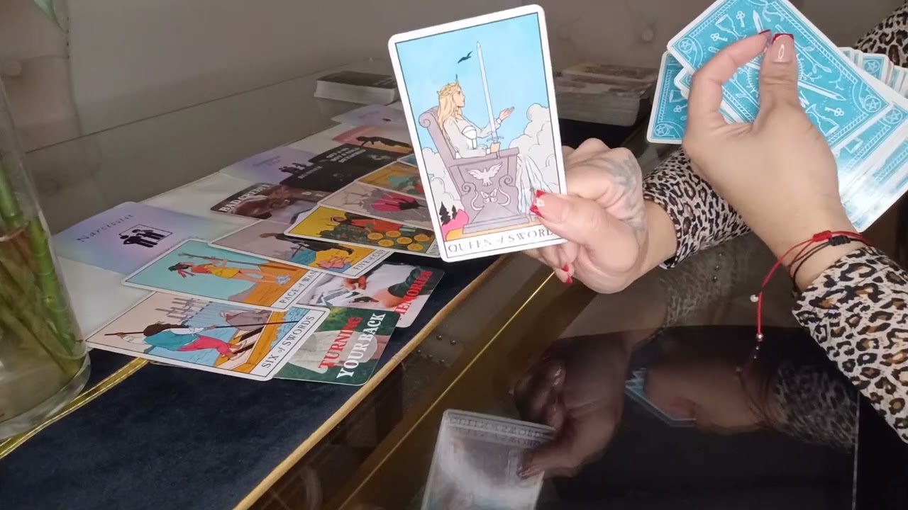 ⚖️ Весы. Этот человек скучает по тебе, хочет завладеть твоей энергией и успехом. Он хочет тебя ис...