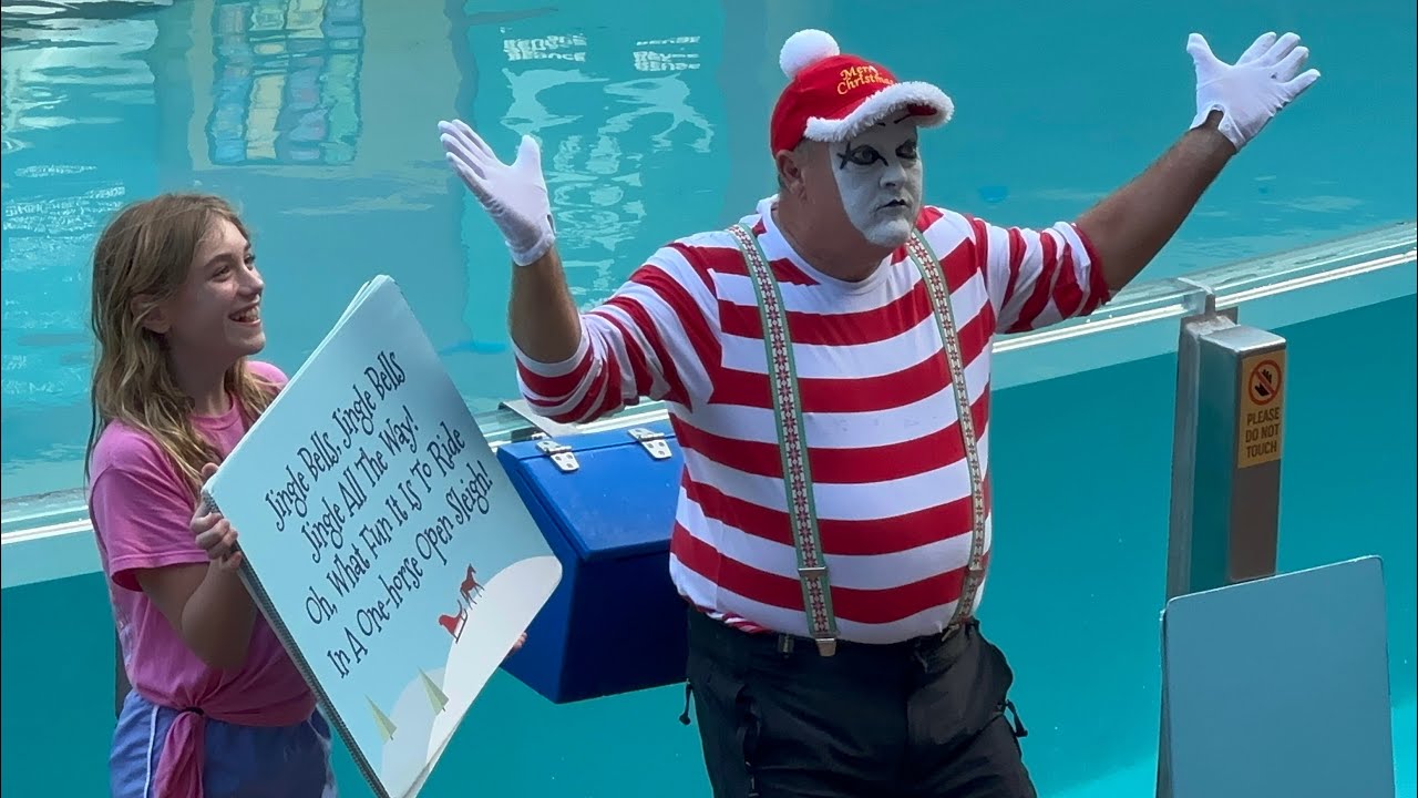 Tom The SeaWorld Mime Holiday Show at SeaWorld Orlando  11.17.23