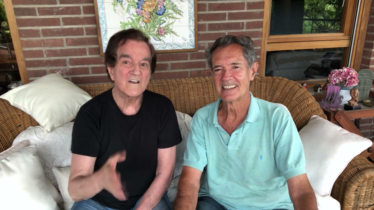 SALUDO DE MANUEL DE LA CALVA Y RAMÓN ARCUSA... EL DÚO DINÁMICO