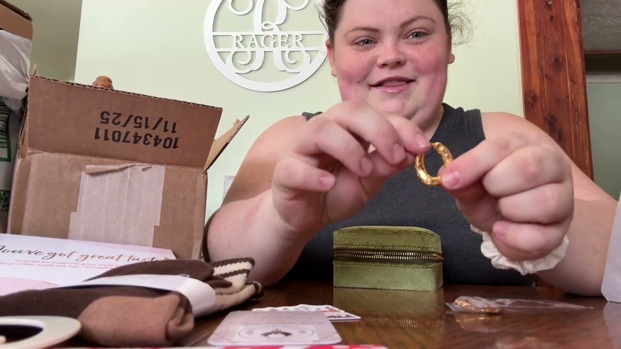 OPENING MAIL - From real life fans (and my mom)