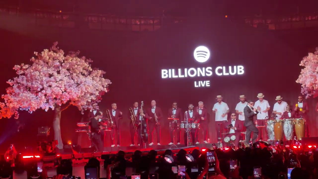 Bad Bunny / BAILE INoLVIDABLE【 Spotify's Billions Club Live Bad Bunny in Japan 】