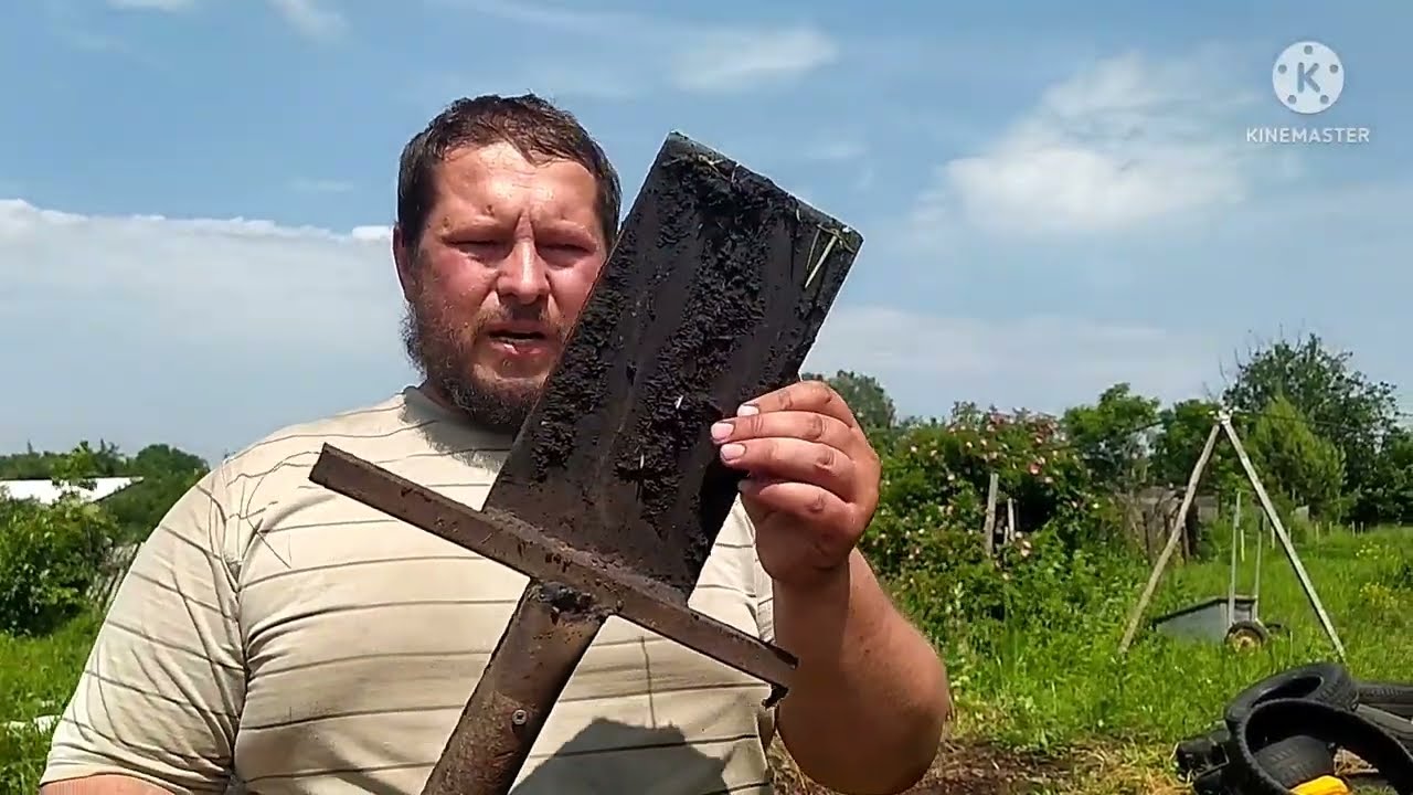 Канава со стенами из шифера.