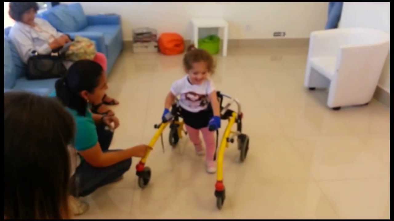 Teste da Ana em andador crocoddile