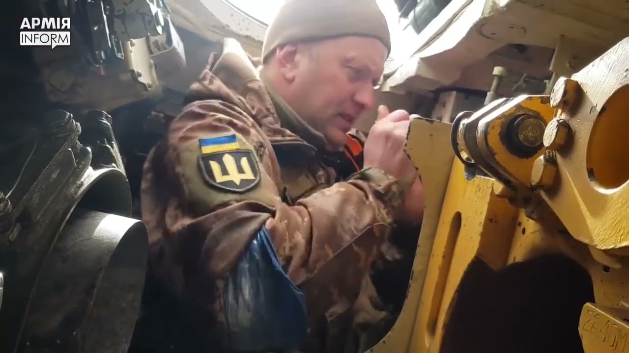 Залишки ворожої техніки на трасі Гомель-Київ досі нагадують про битву за Чернігів