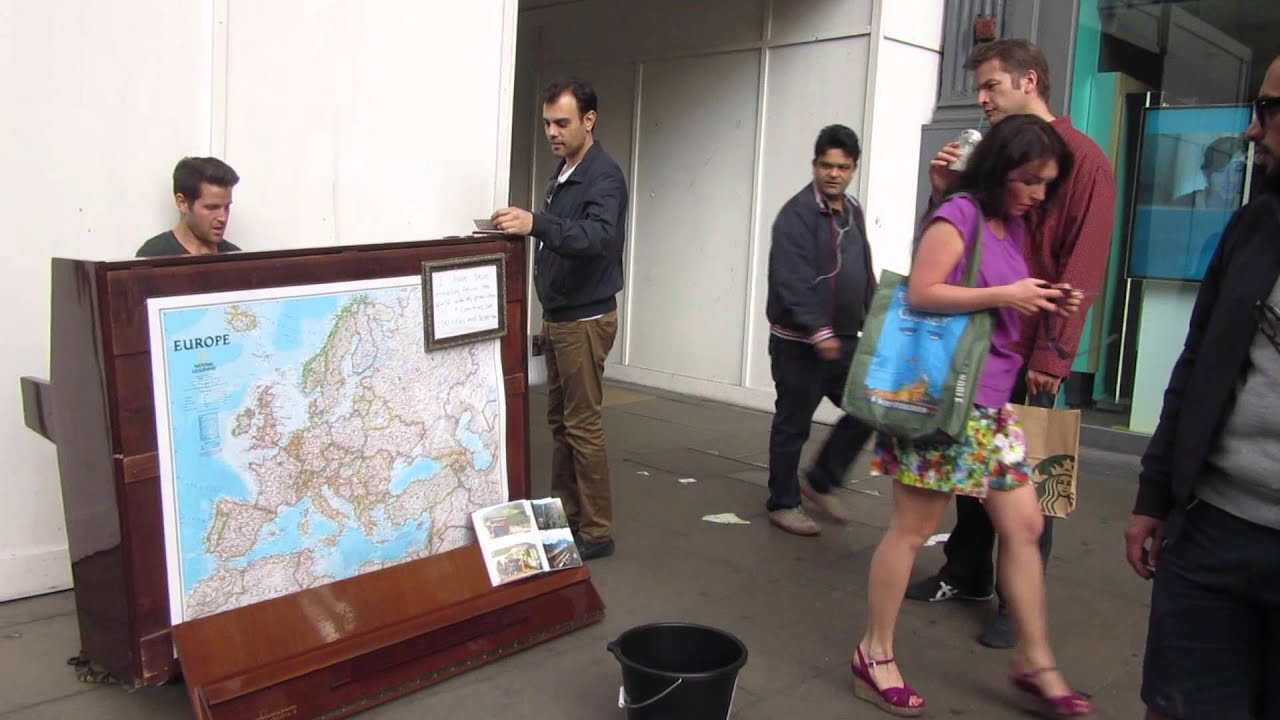 Oxford Street Piano Busker-  Ragtime Improvisation