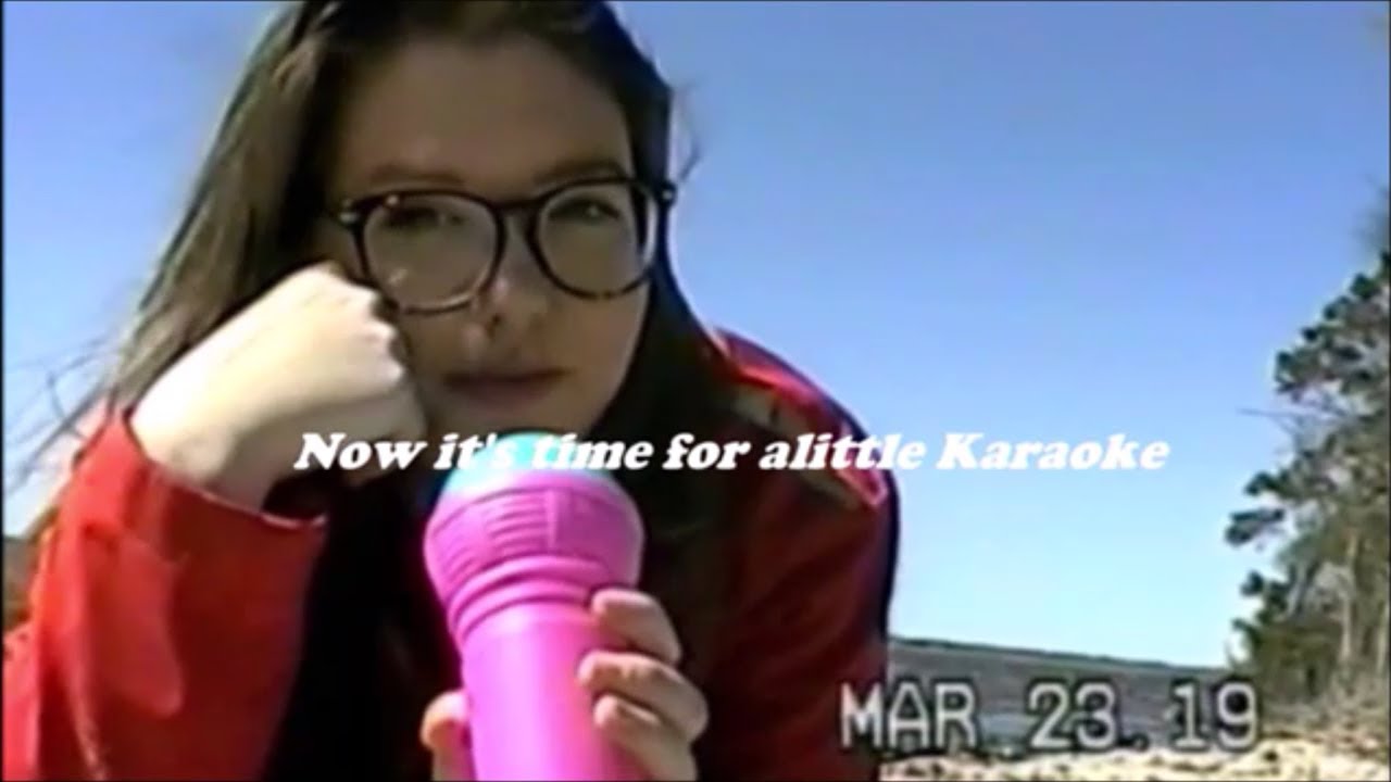 Using VHS CAMCORDER From 1985 to VLOG Nostalgic Quality Singing with Echo Mic