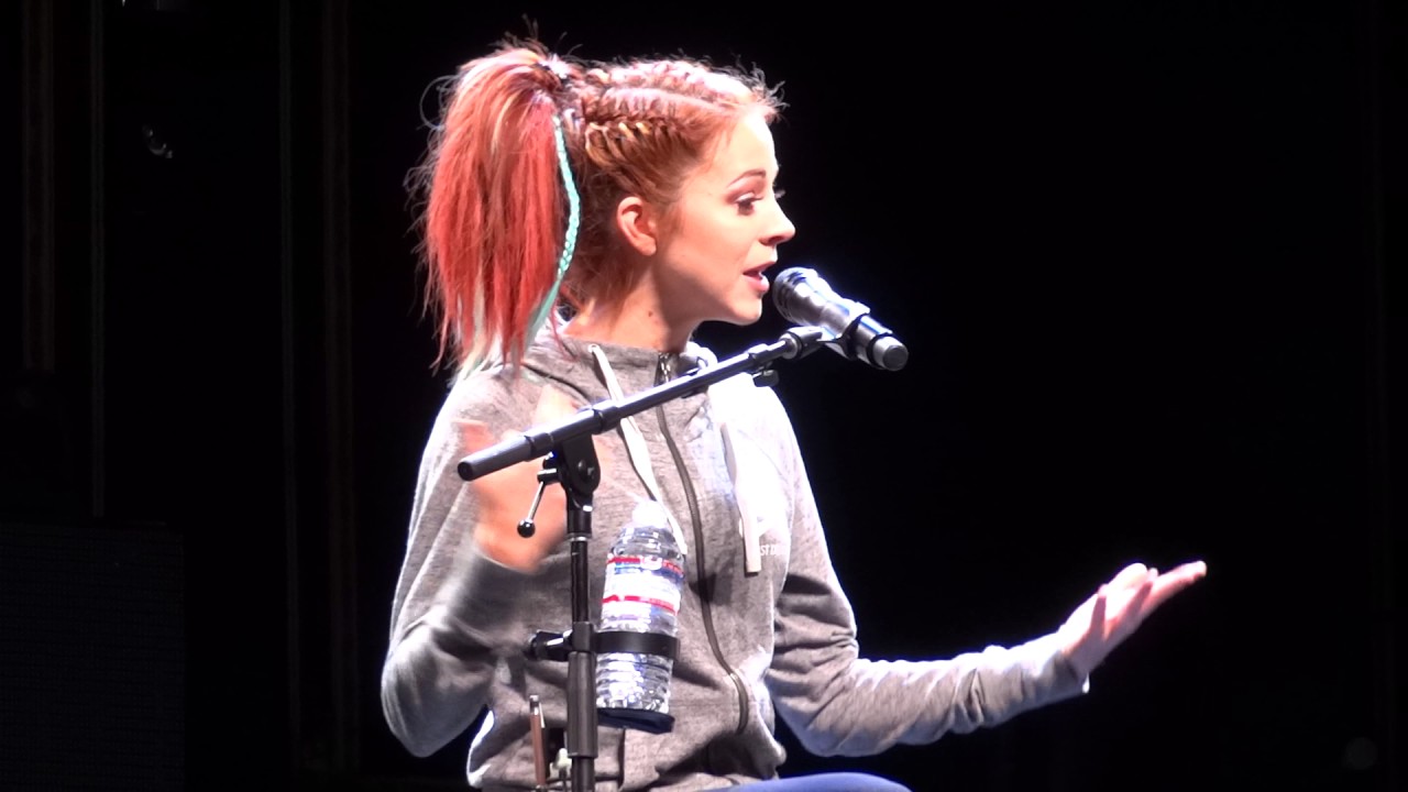 Lindsey Stirling - Q&A and Mirror Haus Acoustic version
