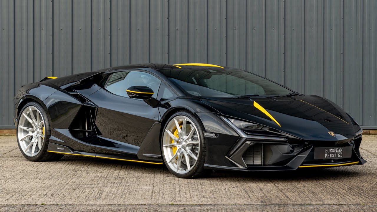 2025 Lamborghini Revuelto - Nero Helene - Walkaround (4K)