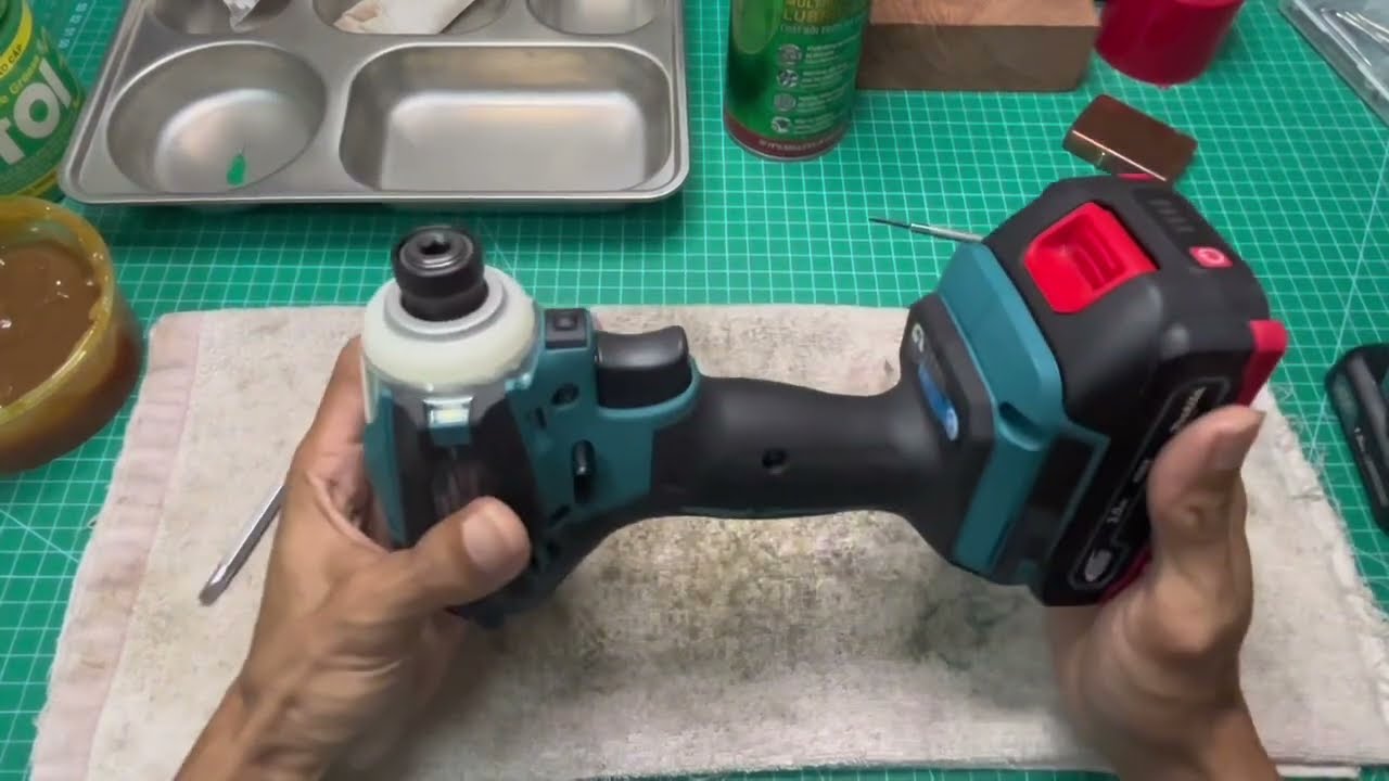 Hướng Dẫn Vệ Sinh Thay Mỡ Bò Cho Máy Bắn Vít