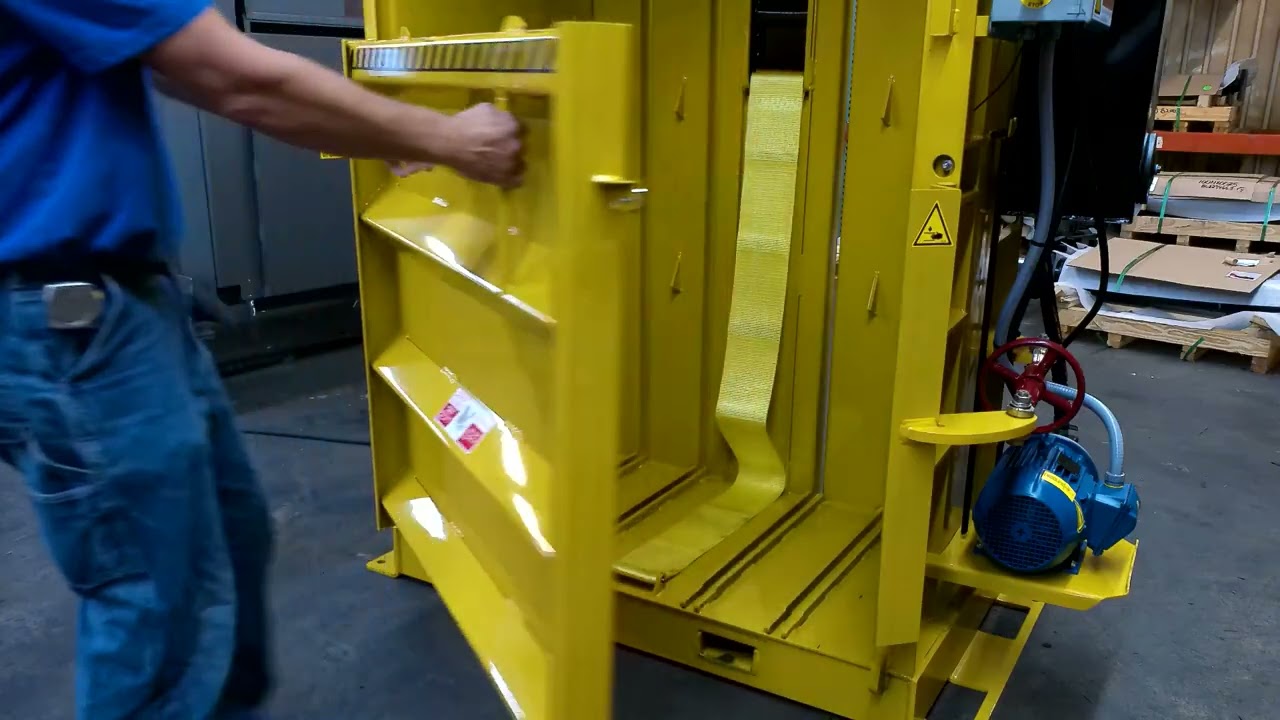 M48HD Midsized Vertical Baler
