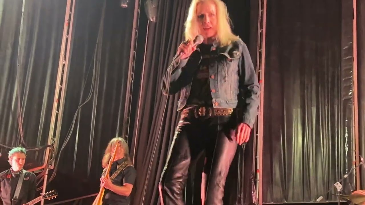 NAT SIMMONS & CHERIE CURRIE 
