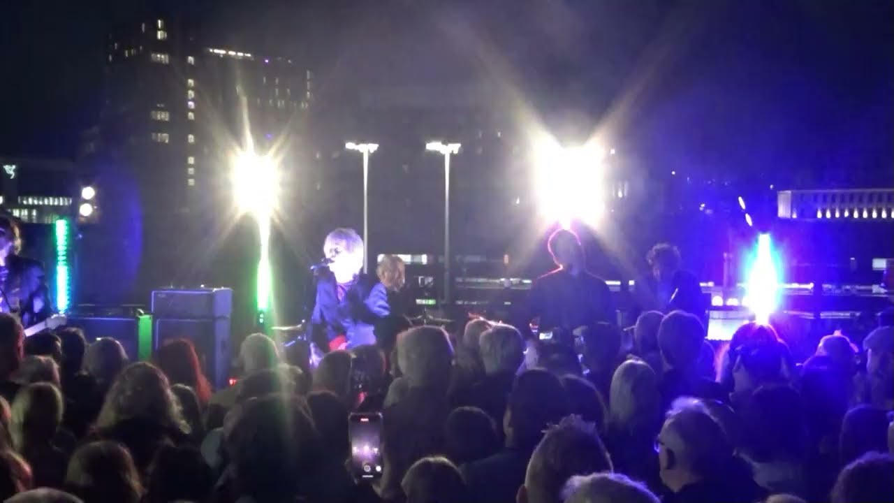 The BEST 60s covers band I've EVER seen THE OVERTURES Shankly Rooftop International Beatleweek 2022