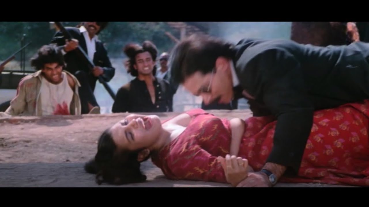 अक्षय और सैफ के सामने गुंडे ने लूटी उनके बेहेन की इज़्ज़त  - Bollywood Drama Movie - Raveena - Keemat