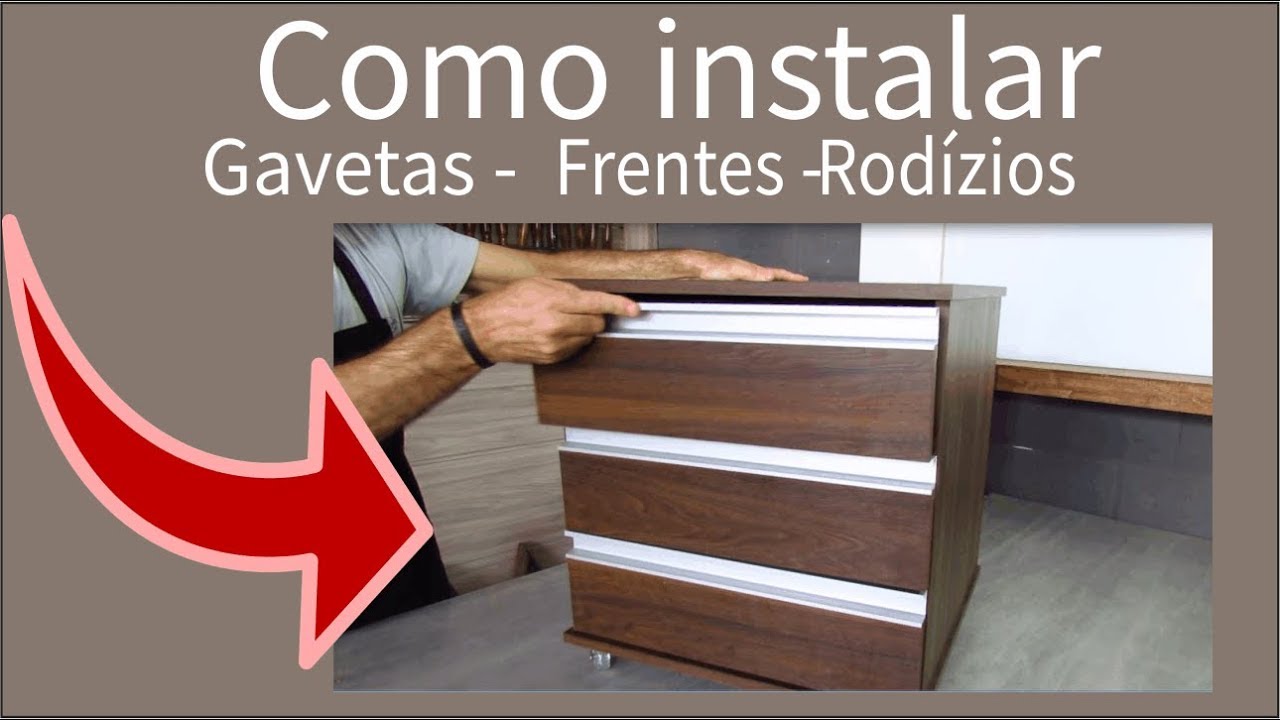 Instalando Gavetas, frente de gavetas e rodízios em Criado Mudo