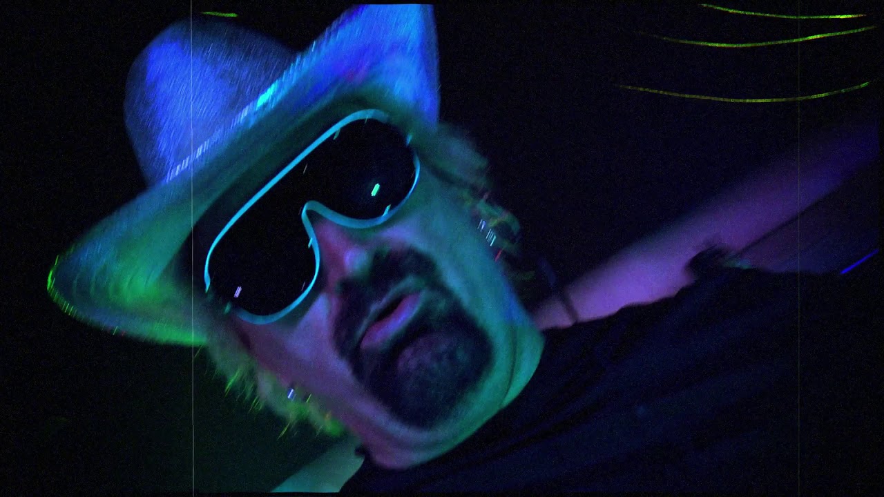 SilverTwins ft M-Rock - SUNDAY FUNK (Official Video)