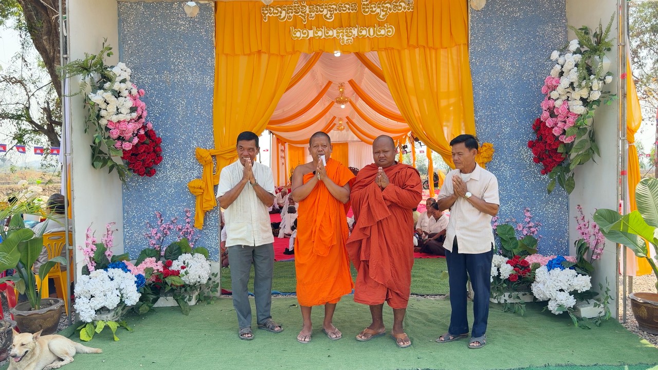 លោកពូ ឈឿម ធ្វី និងអ្នកមីង យ៉ឺន សែងវៀន រស់នៅសហរដ្ឋអាមេរិក ផ្ញើលុលចូលរួមកម្មវិធីបុណ្យនៅទីទួលប្រាសាទ