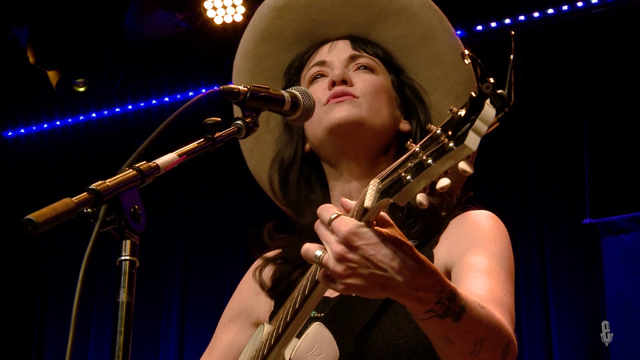 Nikki Lane - Highway Queen (Live on eTown)