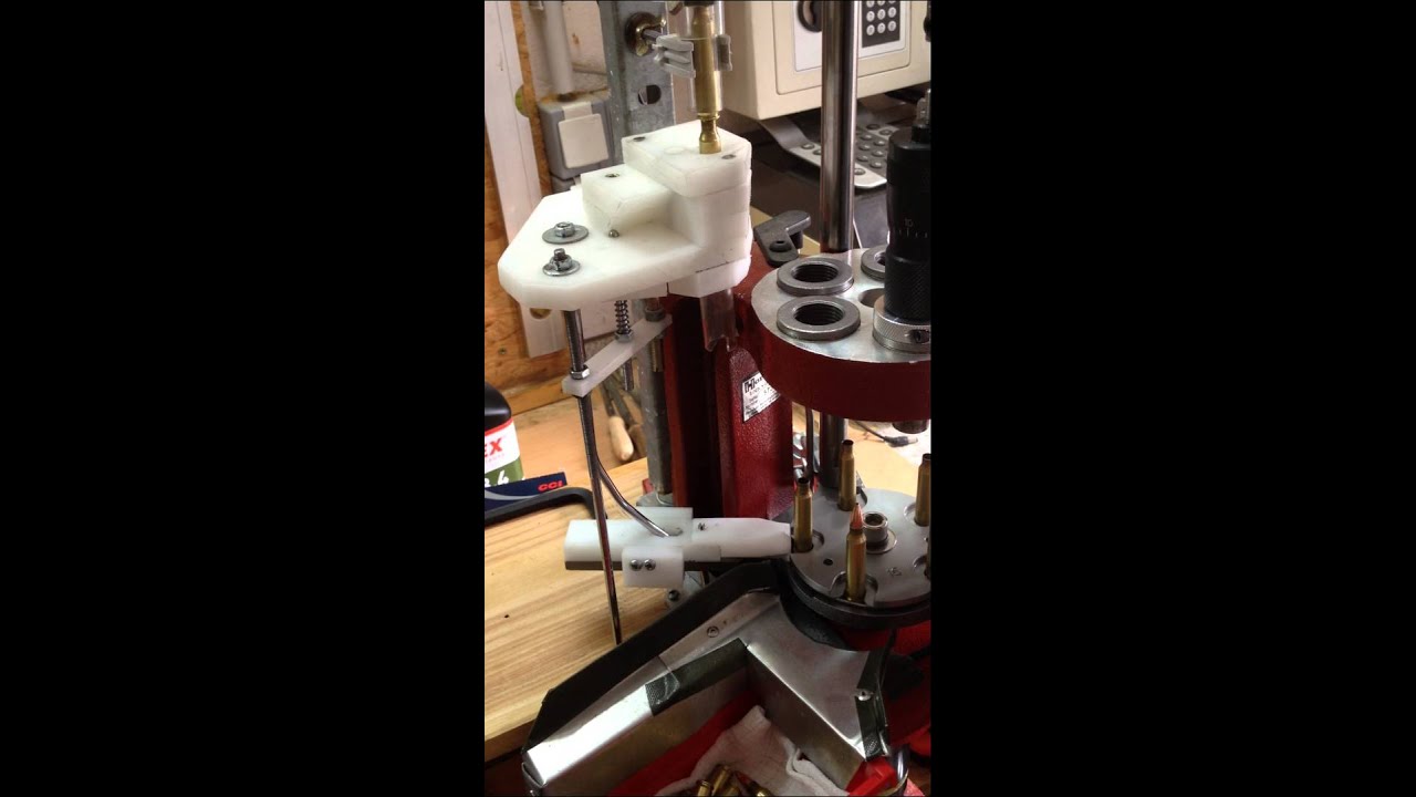 Hornady LnL AP - DIY Case Feeder in Action (.223 Remington)