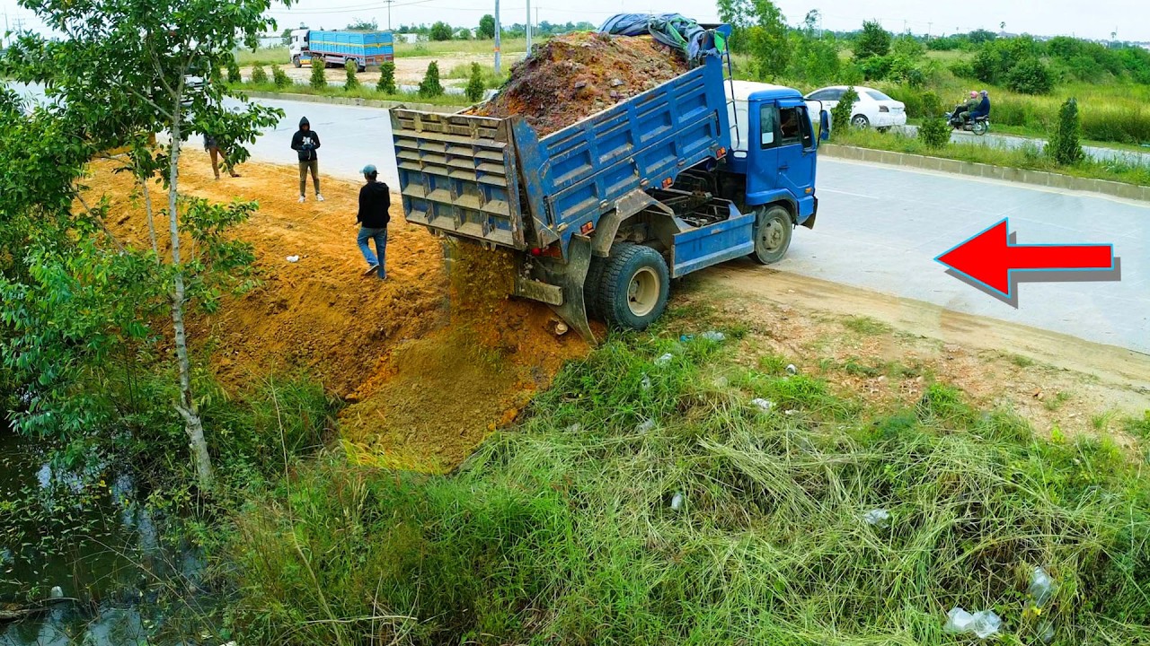 Nicely Start Project!! Very Good Teams Work Dump Truck 5 Ton And Dozers in Actions!