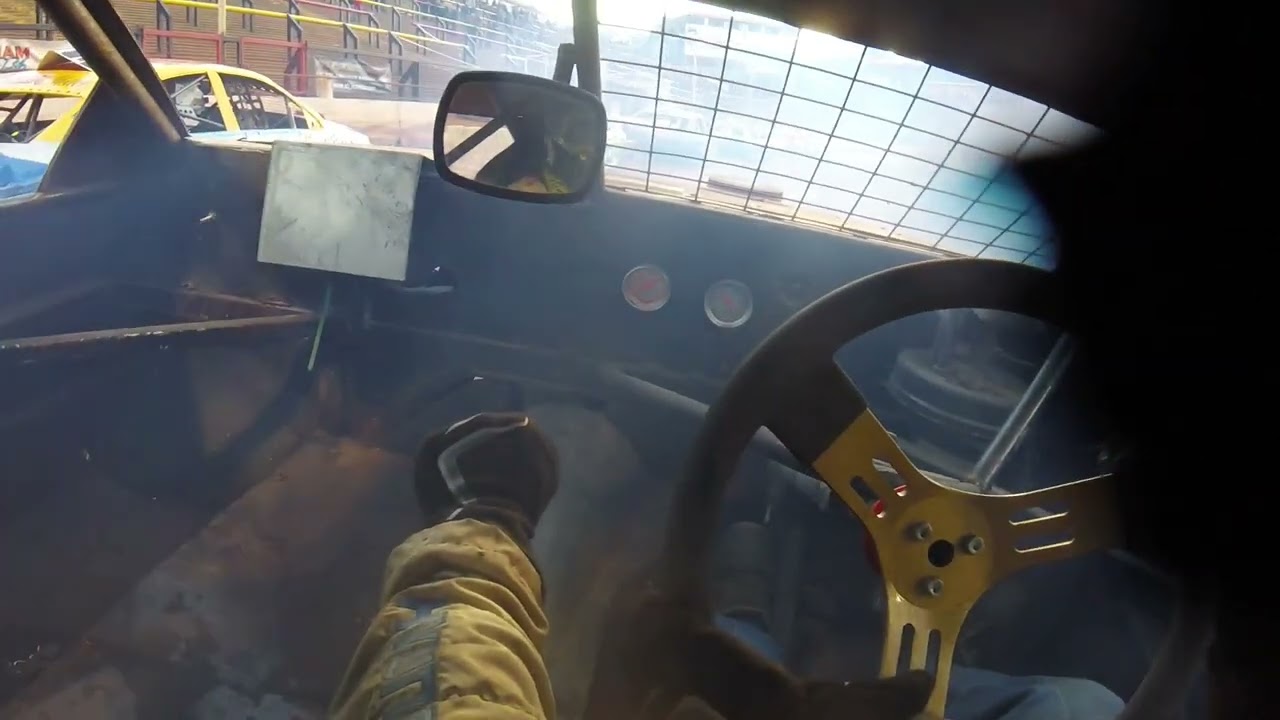 Bradford 28/5/22 All comers Saloon Stock Car