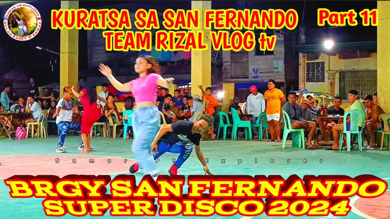KURATSA NA NAG PA TIGIL NA NAKA TAWAG NG PANSIN SA LAHAT NG TAO NA NASA LOOB NG PLAZA