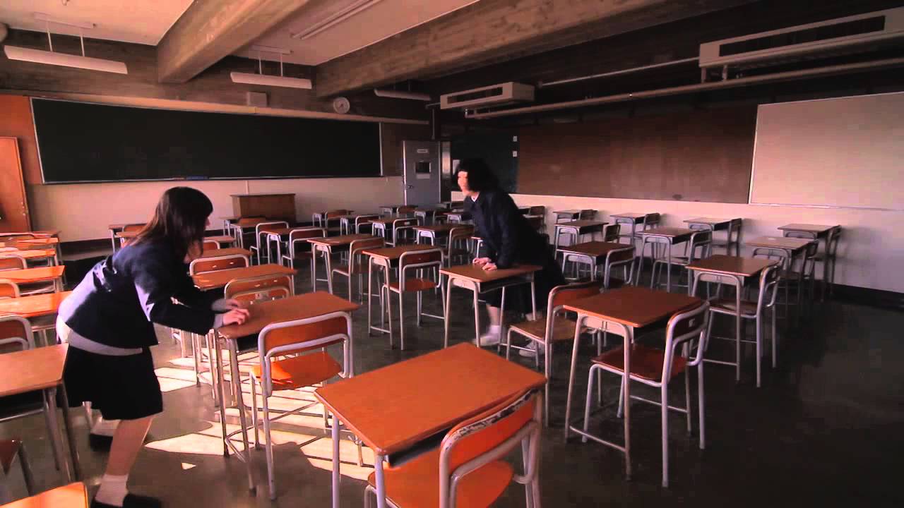 映画『かしこい狗は、吠えずに笑う』予告編