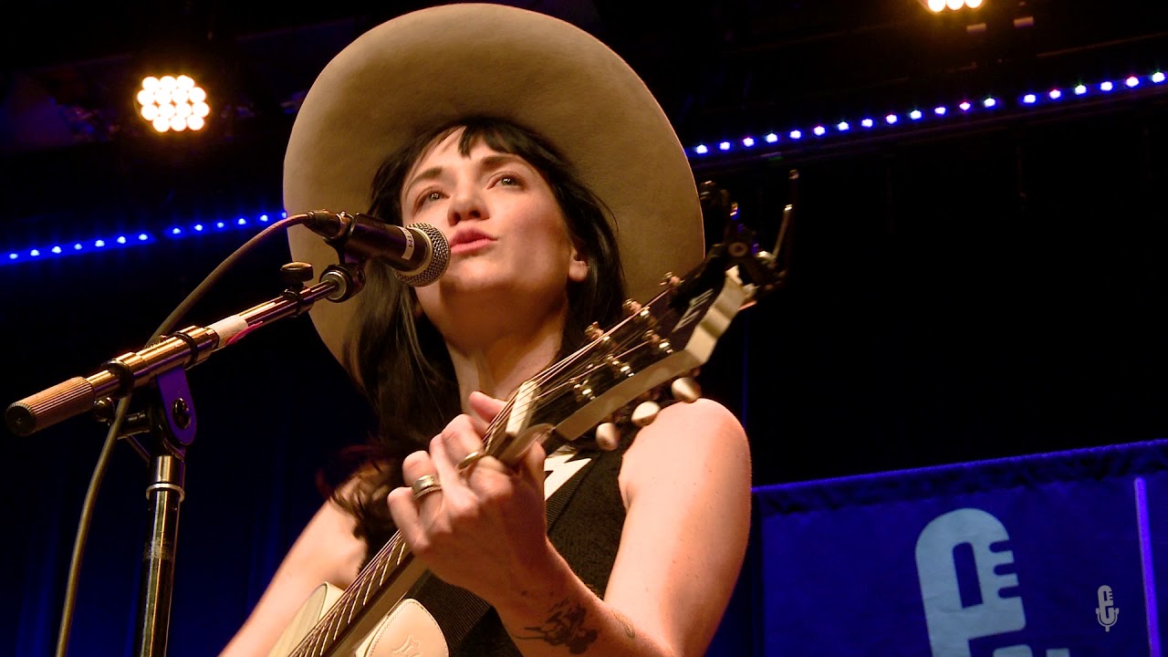 Nikki Lane - Jackpot (Live on eTown)