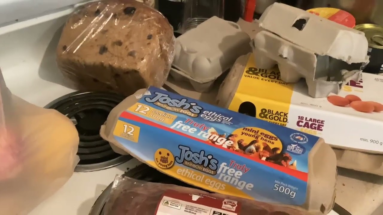 Amazing food bank haul beef and gravy rolls for the unhoused getting on top of the cost of living 