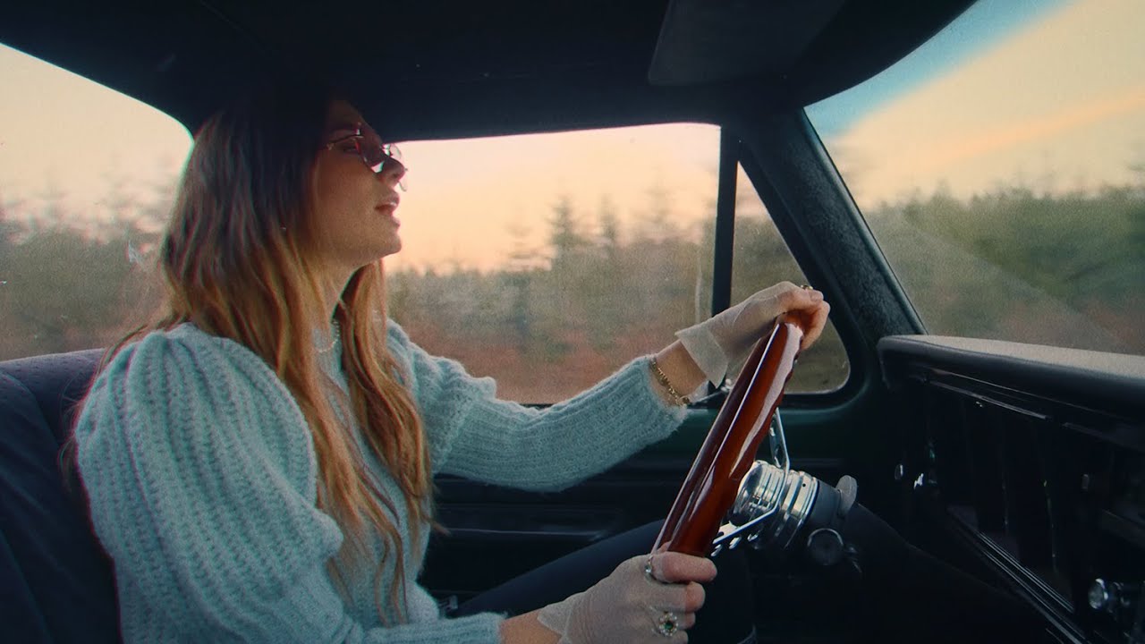 Maan - Nog Even Niet (Official Video)